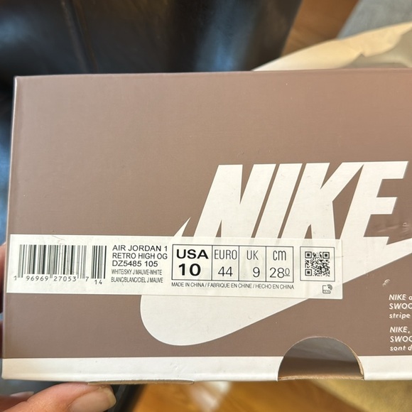 Air Jordan 1 Retro High OG - Picture 4 of 4